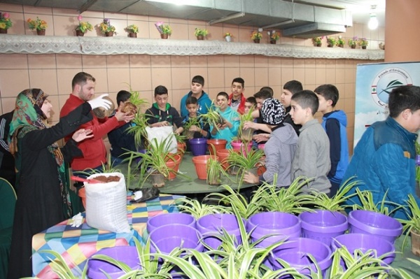 60 نبتة منقية للجو في مؤسسة الإمام الهادي (ع) للإعاقة السمعية والبصرية